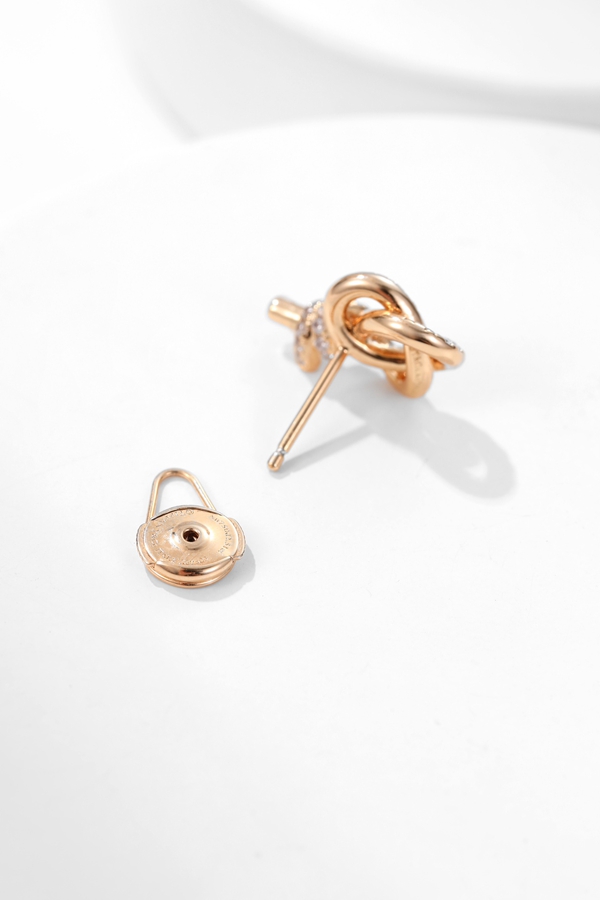 ティファニーアクセサリー着用イメージ